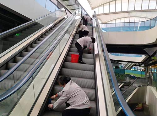 大型商場(chǎng)保潔