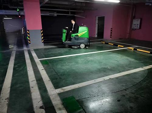 商場(chǎng)車(chē)庫(kù)開(kāi)荒